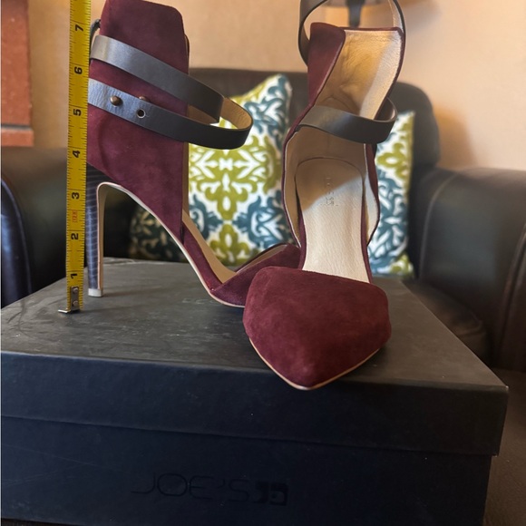 EUC Joe’s Laney Red suede pumps with original box - maroon color. Size 7 - Picture 2 of 5